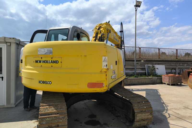 OmecoHub - Immagine NEW HOLLAND E145